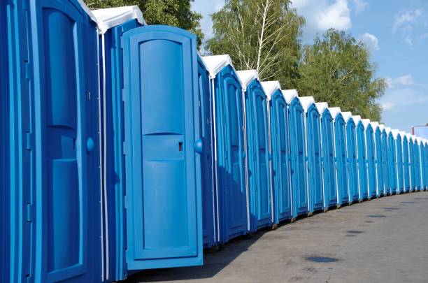 Affordable portable toilet rental in Warrensburg, IL
